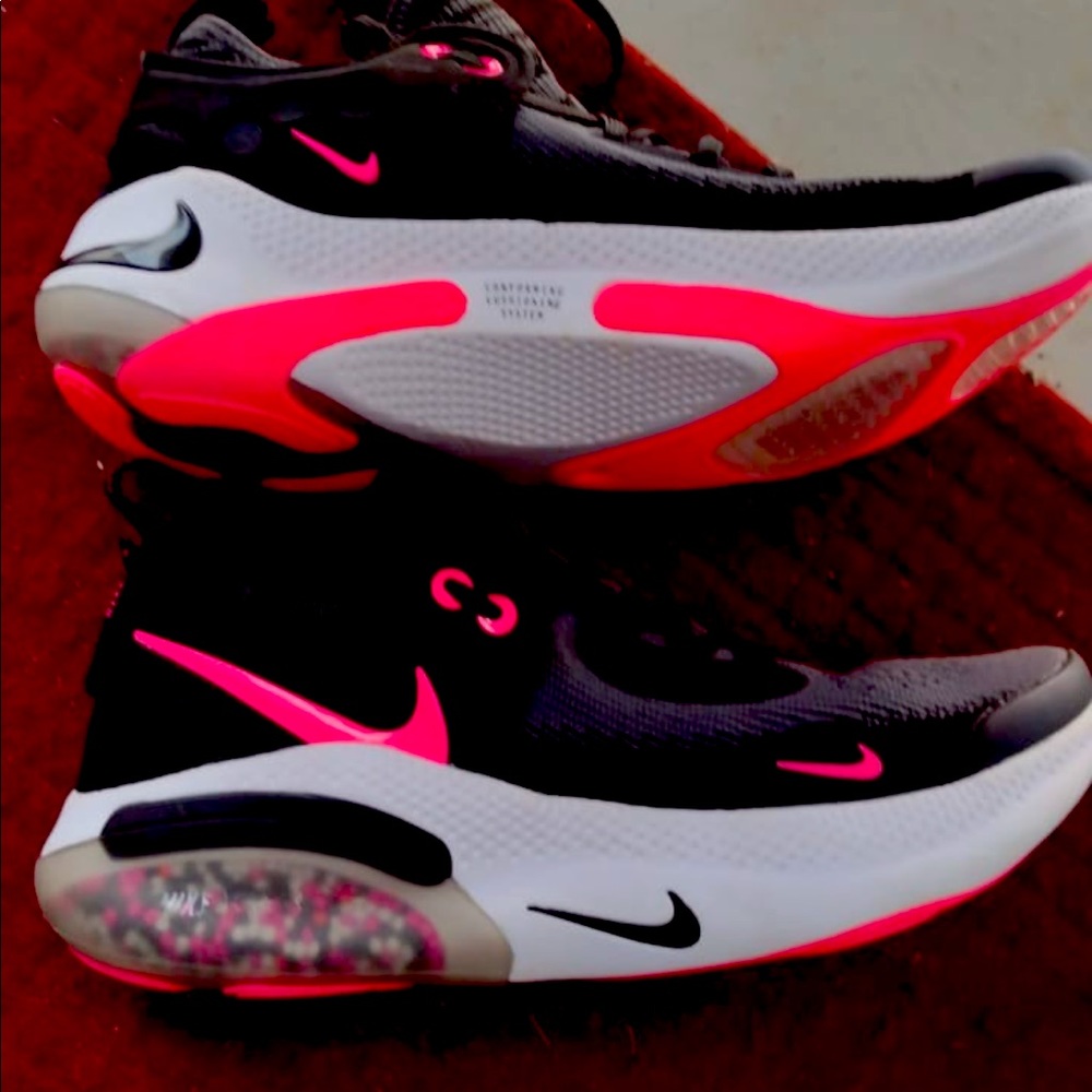 Black Nike joyride 6.5